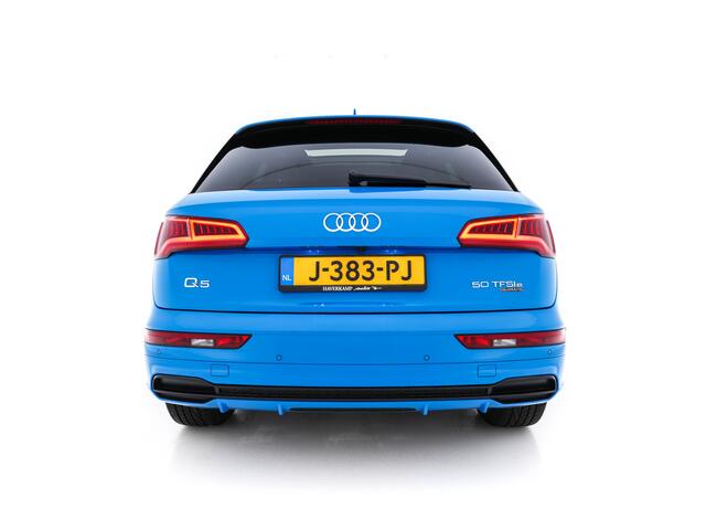 Audi Q5 50 TFSI e quattro S edition (INCL.BTW) *PANO | LEATHER-FABRIC | FULL-LED | DIGI-COCKPIT | NAVI-FULLMAP | HEATED-SPORTSEATS | KEYLESS | DAB+ | CAMERA | PRIVACY-GLASS | SHIFT-PADDLES | ECC | PDC | CRUISE | 19''ALU*