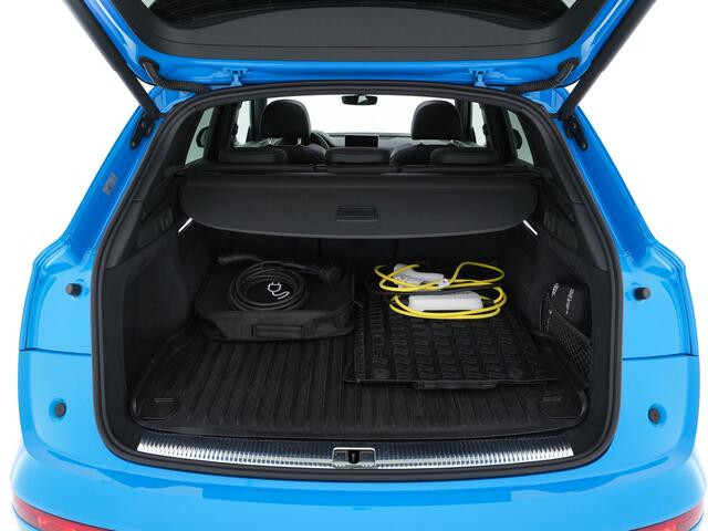 Audi Q5 50 TFSI e quattro S edition (INCL.BTW) *PANO | LEATHER-FABRIC | FULL-LED | DIGI-COCKPIT | NAVI-FULLMAP | HEATED-SPORTSEATS | KEYLESS | DAB+ | CAMERA | PRIVACY-GLASS | SHIFT-PADDLES | ECC | PDC | CRUISE | 19''ALU*