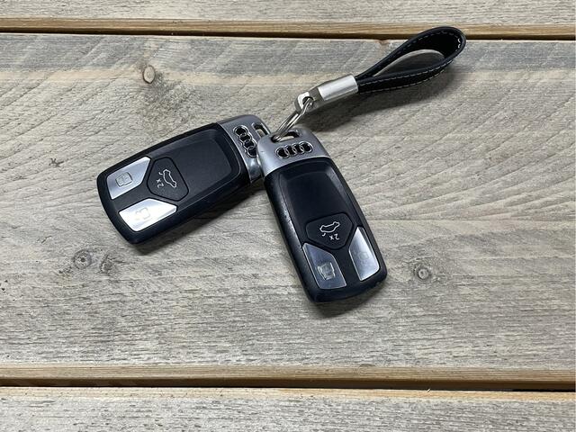 Audi Q5 50 TFSI e S edition Automaat / Panorama dak / trekhaak