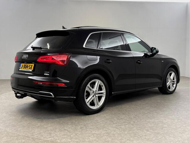 Audi Q5 50 TFSI e Quattro S-line | Pano | Luchtvering | Memory | Sfeerverl. | Trekh. | Carplay | Parkeersens. | Keyless | NAP