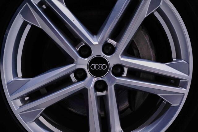 Audi Q5 50 TFSI e S Line Matrix Led NAP Apple Carplay/Android auto Camera