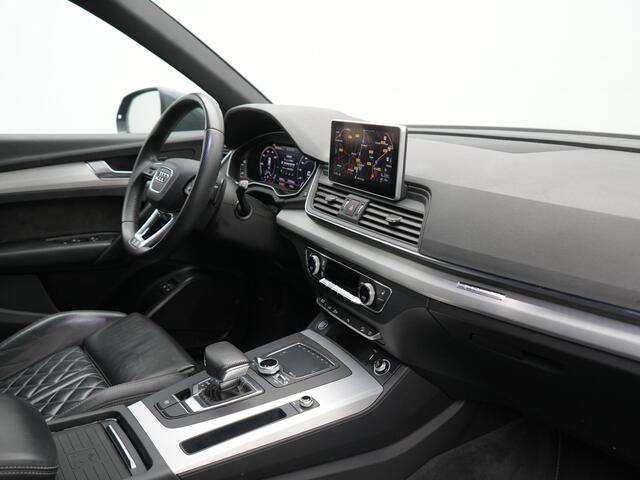 Audi Q5 50 TFSIe Quattro S Line Plug In Hybrid 300pk Dealer O.H PHEV | Luchtvering | Trekhaak Af Fabriek | Adaptive Cruise | Valcona Lederen Sportstoelen | Matrix LED | Apple Carplay | Navigatie | Virtual | DAB | 19"L.M |