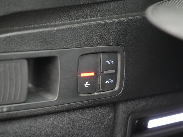 Audi Q5 50 TFSIe Quattro S Line Plug In Hybrid 300pk Dealer O.H PHEV | Luchtvering | Trekhaak Af Fabriek | Adaptive Cruise | Valcona Lederen Sportstoelen | Matrix LED | Apple Carplay | Navigatie | Virtual | DAB | 19"L.M |