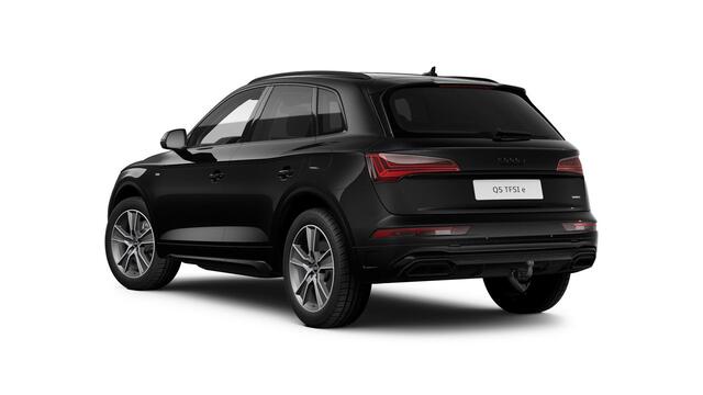 Audi Q5 55 TFSI e S edition Trekhaak - Privacy glas - Optiekpakket zwart plus - Zonwering - Comfort interieurvoorverwarming - MMI navigatie plus - Achterbank plus - Sportstoelen - Stoelen vóór verwarmbaar -