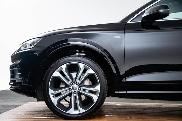 Audi Q5 55 TFSI e quattro Competition S-Line - Panoramadak - B&O - Achterbank plus - Parkeerhulp plus - Buitenspiegels, elektrisch inklapbaar - Interieurvoorverwarming - Zonwering achterportierruiten - Multifunctioneel stuur plus -