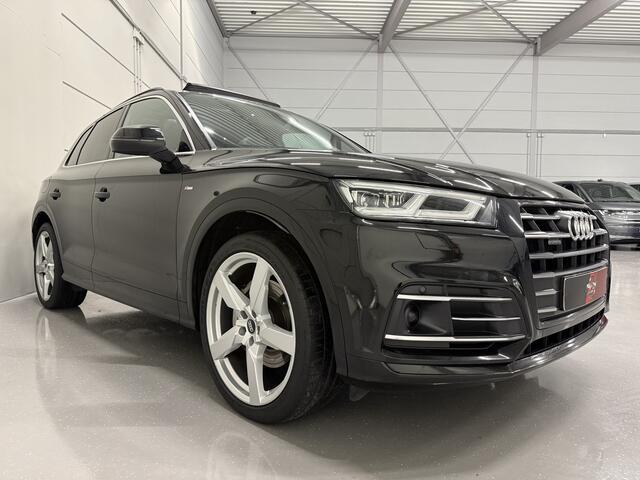 Audi Q5 55 TFSI e quattro Competition PANO/LUCHTVERING/TREKHAAK/21"/MATRIX/KEYLESS/VIRTUAL/CARPLAY/SFEER/ZWART LEER SPORT/PRIVACY/VOLLEDIG AUDI DEALER HISTORIE, NET OH BEURT GEHAD MET RONDOM NW. BANDEN