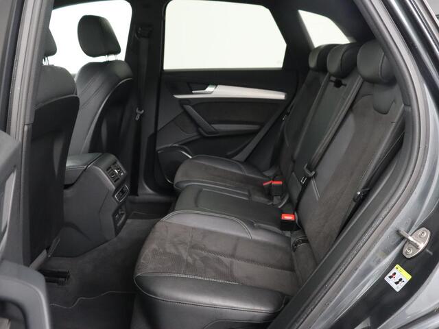 Audi Q5 55 TFSIe quattro S edition | Panoramadak | Carplay | Stoelverwarming | Trekhaak | Adaptive cruise | 20'' | Leder/Alcantara | Camera | Navigatie | DAB | Virtual Cockpit | Full LED | S Line | PHEV | Plug In