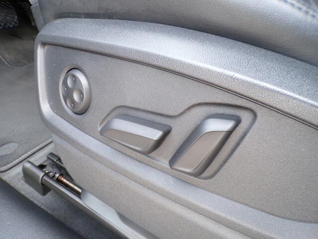 Audi Q5 55 TFSI e S edition Competition, Trekhaak / Luchtvering / Full LED / Sensoren + Camera / Carplay + Android Auto / Stoelverwarming / 20'' LMV