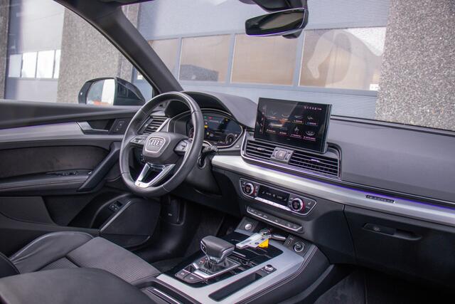Audi Q5 50 TFSI e S edition | Competition | S-Line | Pano | Matrix LED | Luchtvering | 21 Inch Performance | Black Pack | Camera | Carplay | ACC | Dodehoek | HillHold | Sfeer | Leder | Lane Assist | Dealer Onderhouden | 1 Eigenaar | BTW | Garantie