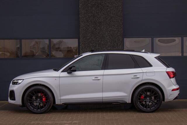 Audi Q5 50 TFSI e S edition | Competition | S-Line | Pano | Matrix LED | Luchtvering | 21 Inch Performance | Black Pack | Camera | Carplay | ACC | Dodehoek | HillHold | Sfeer | Leder | Lane Assist | Dealer Onderhouden | 1 Eigenaar | BTW | Garantie