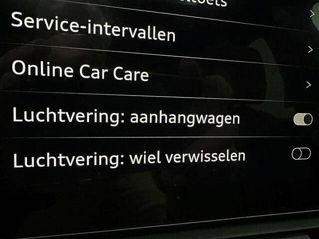 Audi Q5 300pk Hybrid S-Line | Luchtvering | Panorama | ACC | B&O Sound | Massage | Trekhaak | Matrix-LED | Head-Up | Sfeerverlichting | Leder | ISO-Glas | 3-Zone Clima | Standkachel | Bekerhouder Koeling/Verwarming | Stoelverwarming V+A | Zwarte Hemel | Carplay |