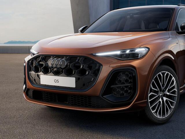 Audi Q5 e-hybrid quattro S edition Competition 367 PK · Tech pro · 21"LM Velgen · Glazen panoramadak · B&O Premium 3D