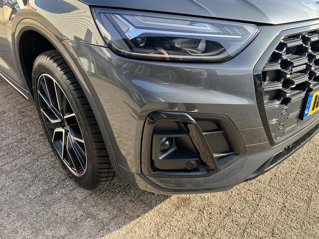 Audi Q5 50 TFSI e S edition Plug inn hybride. S- line uitvoering. Binnen en buiten. navi, pdc, sportstoelen etc.