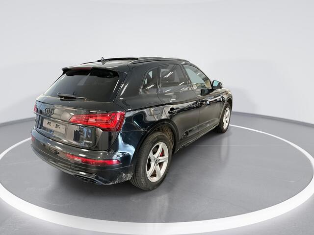 Audi Q5 50 TFSIe 299pk S-tronic S edition · Panoramadak · Keyless · Camera · Apple/Android Car Play · Zwart Optiek · 18'' Inch ·