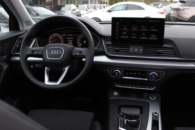 Audi Q5 Sportback 55 TFSI e S edition Competition / Trekhaak / Panoramadak / 360Camera / Head-up / Luchtvering / 21'' Vossen / Keyless / B&O / Elektr. stoelen / Stoelverwarming / Dodehoek / DAB / ACC