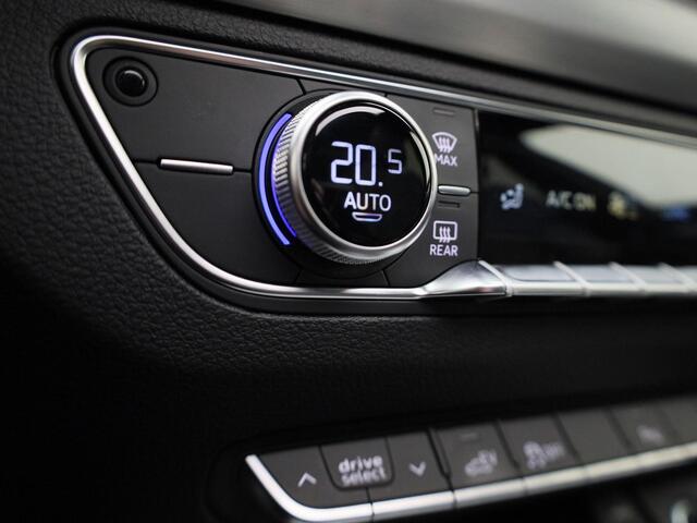 Audi Q5 50TFSIe 220kW/299PK S Line · Panoramadak · Camera + Parkeersensoren · Apple/Android Car Play