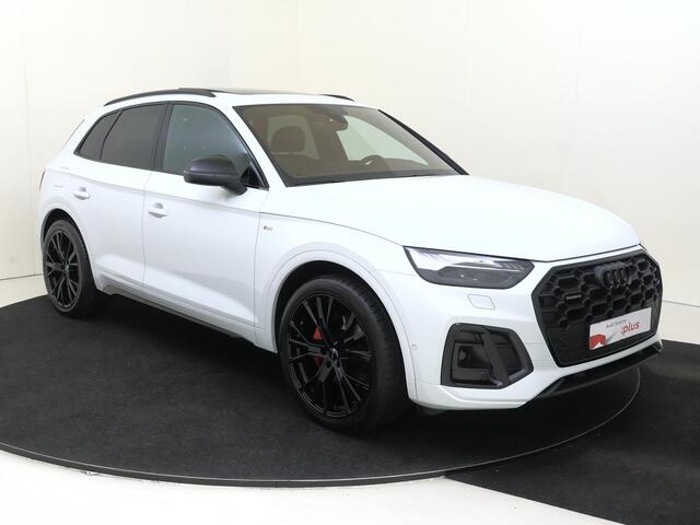 Audi Q5 50 TFSI e S edition Competition | Panoramadak | Trekhaak | Bang & Olufsen | Head-up display | Lederen bekleding 'Valcona' | 3-zone airco | Dodehoek detectie | Keyless | LED matrix verlichting |