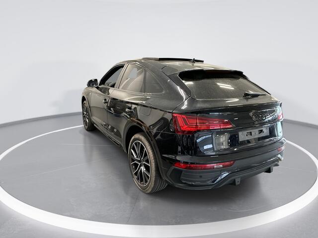 Audi Q5 Sportback 50 TFSIe 299pk S-tronic S edition · Panoramadak · Camera · Wegklapbare Trekhaak · Elek. Achterklep · Sfeerverlichting · 20'' Inch ·