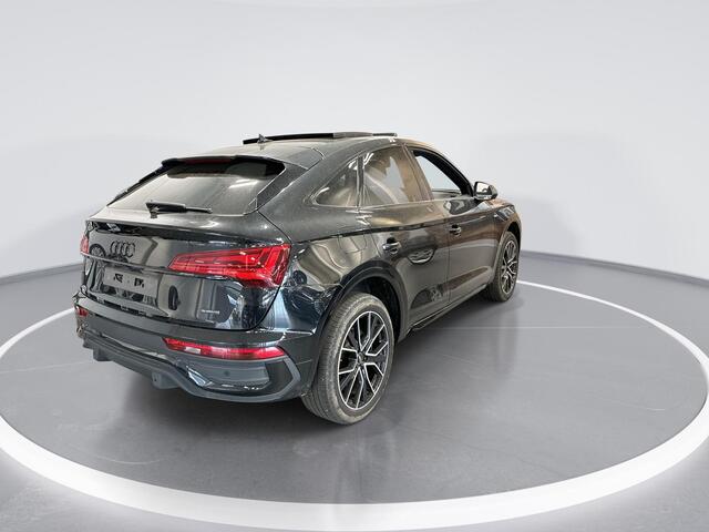 Audi Q5 Sportback 50 TFSIe 299pk S-tronic S edition · Panoramadak · Camera · Wegklapbare Trekhaak · Elek. Achterklep · Sfeerverlichting · 20'' Inch ·