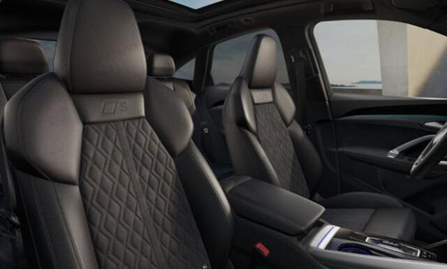 Audi Q5 Sportback quattro S edition Competition 367 pk |Panorama dak | passagiersdisplay | ACC | luchtvering| 360camera |