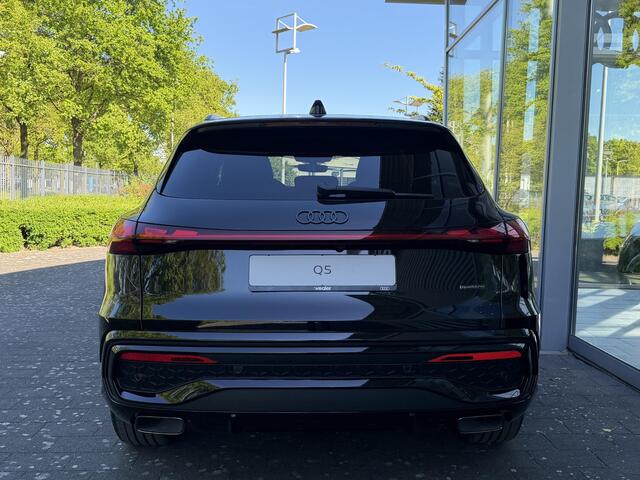 Audi Q5 S edition Competition (B10) e-hybrid 270 kW / 367 | Panoramadak | Trekhaak | Luchtvering | Memory Seats | Stuur/stoel-verwarming | Matrix | Leder zwart |