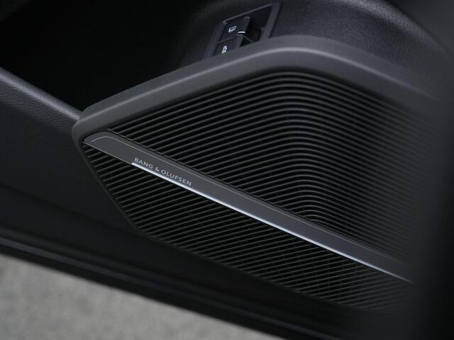 Audi Q5 55 TFSI e 367 pk Quattro Competition / S-Line | Panoramadak | Trekhaak | Fijnnappa leder | Geheugenstoel | Head-up display | 360 Camera | Bang & Olufsen