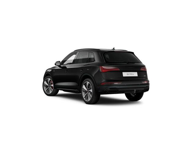 Audi Q5 50 TFSI e S edition Competition 299pk | Komt begin juni binnen | Panoramadak | Head up Display | Trekhaak | B&O Audio | Elektrisch verstelbare voorstoelen