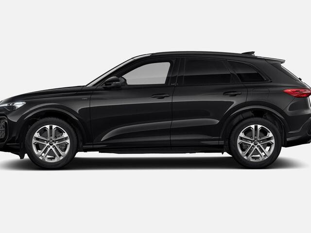 Audi Q5 2.0 TFSI e-hybrid quattro S edition 299 PK · Tech plus · Glazen panoramadak · Trekhaak elek. wegklapbaar