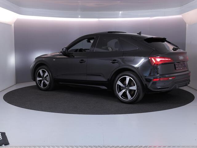 Audi Q5 Sportback 55 TFSI e S edition Competition 367pk | Panoramadak | Verlengde garantie | Navigatie | Parkeersensoren (Park assist) | Rondomzicht camera | Lederen bekleding | S-Line |