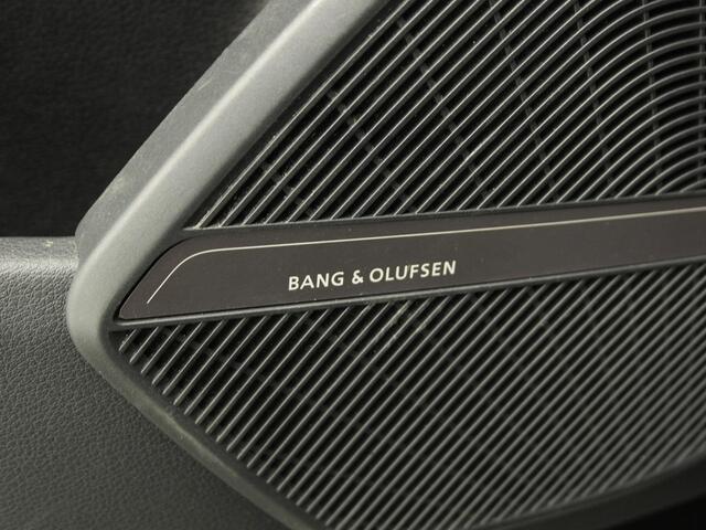 Audi Q5 55 TFSi e 367 Pk S Line Competition | Stoelverwarming | Adaptive Cruise | Bang & Olufsen | Trekhaak | Parkeersensoren | Climatronic | 21 Inch | 124.381 Km !!