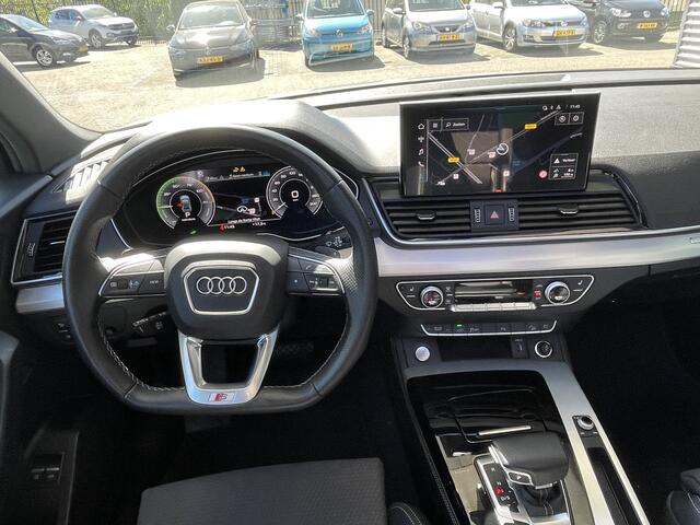 Audi Q5 50 TFSI e S edition / Panorama dak / Matrix Led / 19 Inch / Achteruitrijcamera / Elect. achterklep / Stoelverwarming