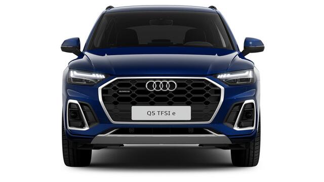 Audi Q5 50 TFSI e S edition Trekhaak - Privacy glas - Interieurvoorverwarming - Audi soundsystem - Achterbank plus - Sportstoelen vóór - Lendensteunen vóór, elektrisch verstelbaar - Cruise control - Achteruitrijcamera -