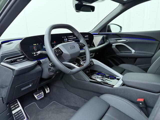 Audi Q5 S edition (B10) e-hybrid 220 kW / 299 PK SUV 7 ve | Luchtvering | Trekhaak | Panoramadak | Stoelverwarming voor + achter | Stuurwielverwarming | OLED Achter verlichting | Ambiente lichtpakket Pro |