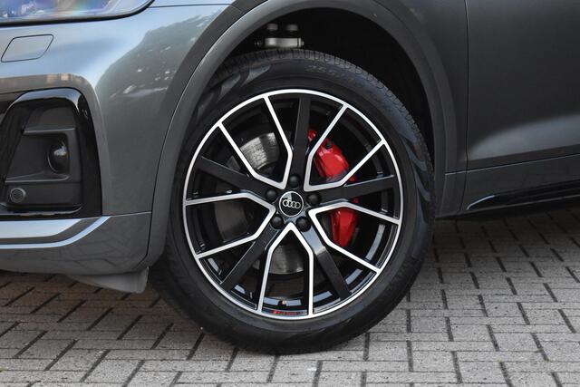 Audi Q5 50 TFSI e Competition | Panorama | 20'' Wielen | RS-Seats | Matrix | Sfeerverlichting | Camera | CarPlay |