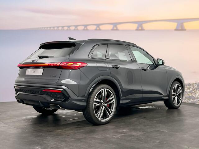 Audi Q5 S edition Competition e-hybrid 270 kW / 367 PK SUV