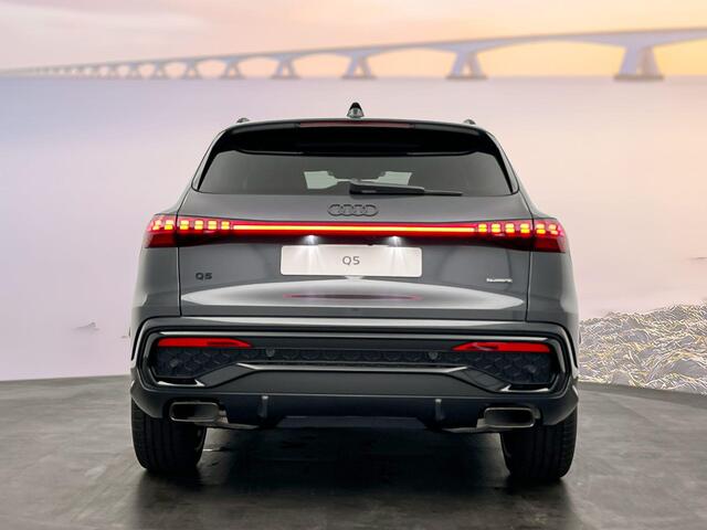 Audi Q5 S edition Competition e-hybrid 270 kW / 367 PK SUV