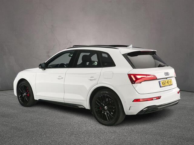 Audi Q5 50 TFSI e S edition Competition | Trekhaak | Luchtvering | Adaptieve Cruise | Panorama Dak | Camera | B&O 3D | Head-up | City-pakket | Tour pakket | Stoelen-pakket |