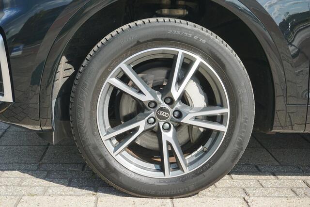 Audi Q5 55 TFSI e S edition | B&O | Trekhaak | S-line
