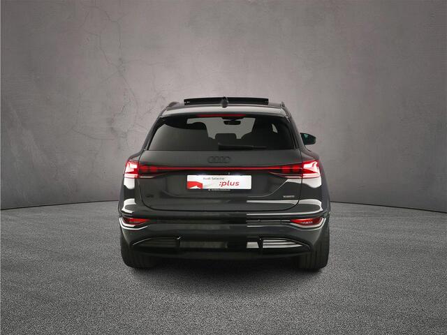 Audi Q6 e-tron S edition 100 kWh | Pano | Trekhaak | B&O | Bijrijdersscherm | Luchtvering | Matrix | MMI Pro |