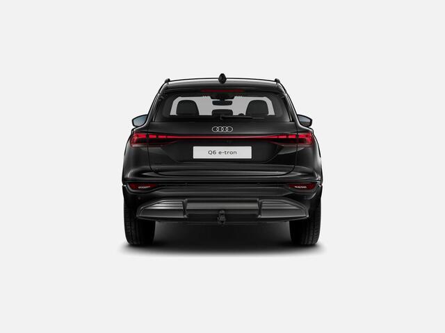 Audi Q6 e-tron Advanced edition 252 PK · Trekhaak, mechanisch draaibaar · Sportstoel zwart leder-kunstl. · 2-spaaks sport mf afgevl. padd