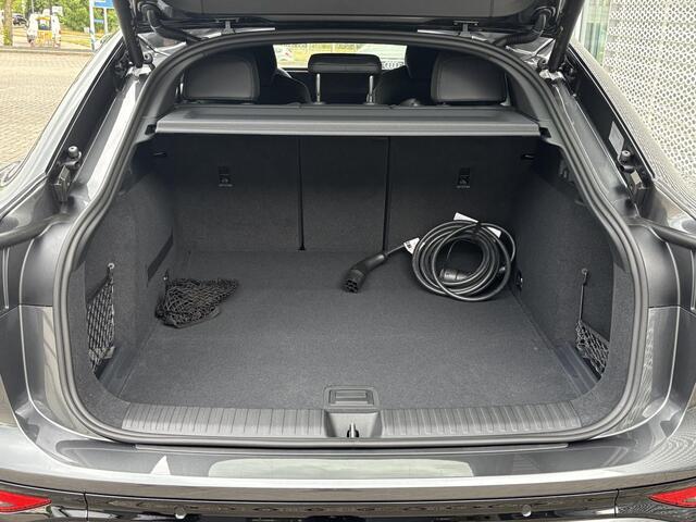 Audi Q6 Sportback e-tron S edition Performance 100Kwh 225 kW / 306 PK Panodak| adaptive air| trekhaak|Sportstoelen plus