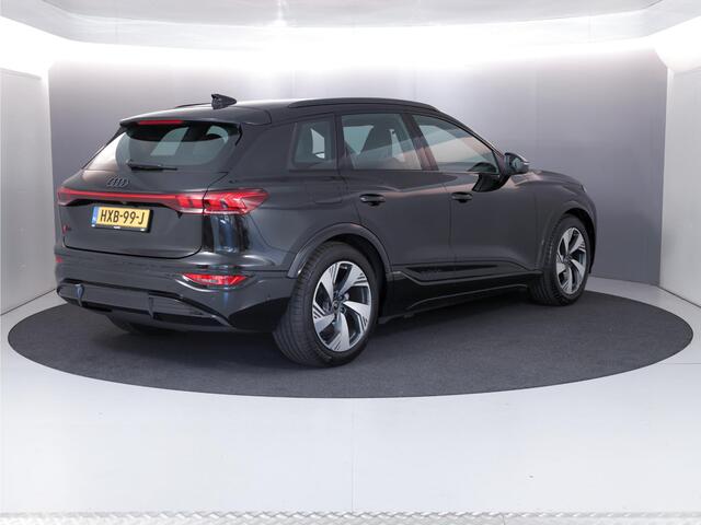 Audi Q6 S Edition e-tron perf 225kW/306pk 100Kwh Hatchback Audi Q6 e-tron S edition performance 100 kWh Omgevingscamera's, adaptive cruise control, ledkoplampen plus, stoelverwarming voor en achter, comfortpakket