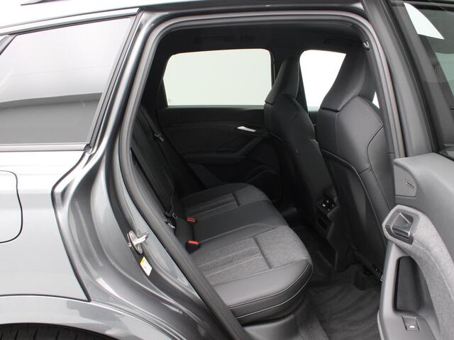 Audi Q6 S edition e-tron 83Kwh 252 PK | Tech Pro pakket | 21 Lm velgen | Zwart optiek pakket | Privacy glass |