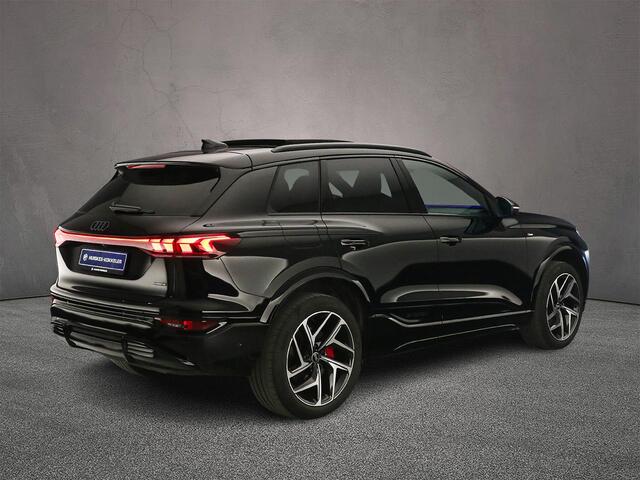 Audi Q6 e-tron quattro 100 kWh | Trekhaak | Panorama Dak | Luchtvering | Head-up | Bang & Olufsen 3D | Navigatie-pakket | Interieur-pakket | Trekhaak-pakket |