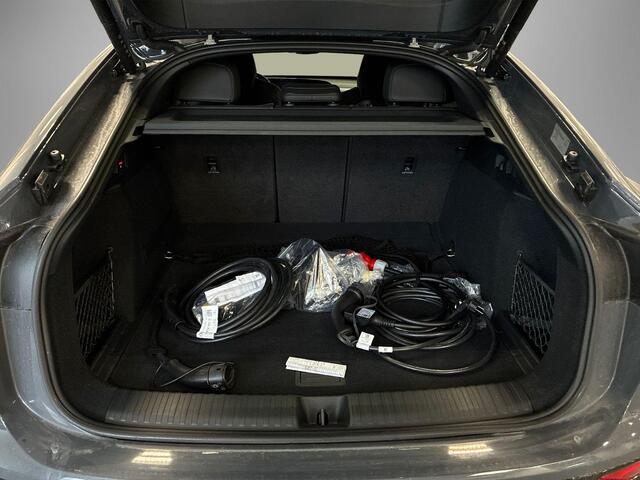 Audi Q6 Sportback e-tron S edition performance 306pk 100 kWh · SOH 97,8% · Panoramadak · Wegklapbare Trekhaak · 360 Camera · Stoelverwarming voor+achter · Bijrijder Display · 19'' Inch · Garantie t/m 10-08-2030 of 100.000km
