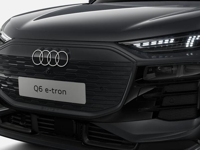 Audi Q6 e-tron Advanced edition 252 PK · Trekhaak elek. wegklapbaar · Exterieur in carrosseriekleur · Afgevlakt stuurwiel