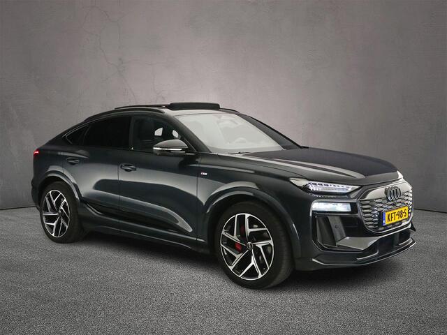 Audi Q6 Sportback e-tron S edition quattro 100 kWh | Trekhaak | Adaptieve Luchtvering | Adaptieve Cruise | Head-up | B&O 3D | Panorama Dak | Camera | Pack Tech | Navigatie-pakket | Interieur-pakket | Trekhaak-pakket |