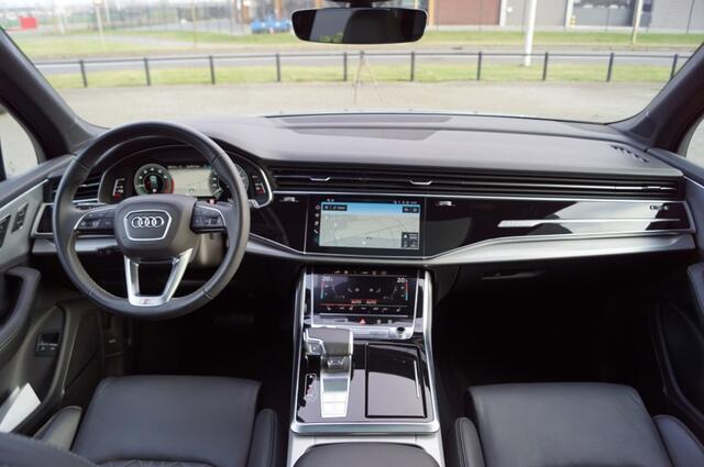 Audi Q7 Pro Line S Competition 60 TFSi e-Hybrid 490pk Quattr/ Panodak/ Leer ruit/ Trekhaak wegklb./BenO/ 360 gr Camera/Head-up