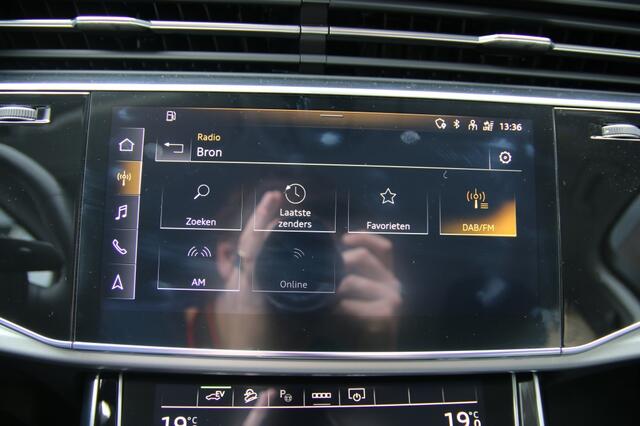 Audi Q7 55 TFSI e quattro S line | Camera achter | Leer | ACC