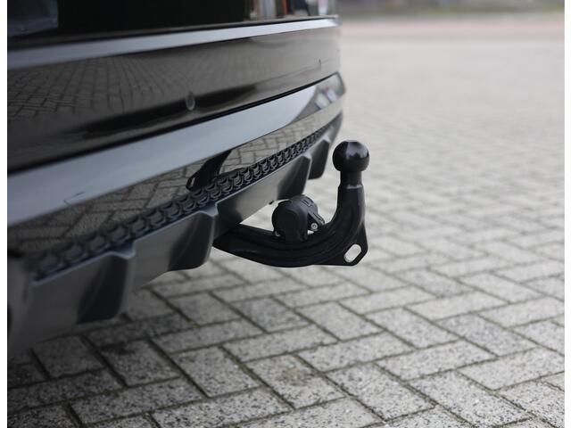 Audi Q8 60 TFSIe quattro Pro Line S Competition | Pano - Trekhaak - Matrix - HUD